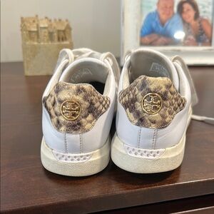 Tory Burch court sneakers size 6 leather